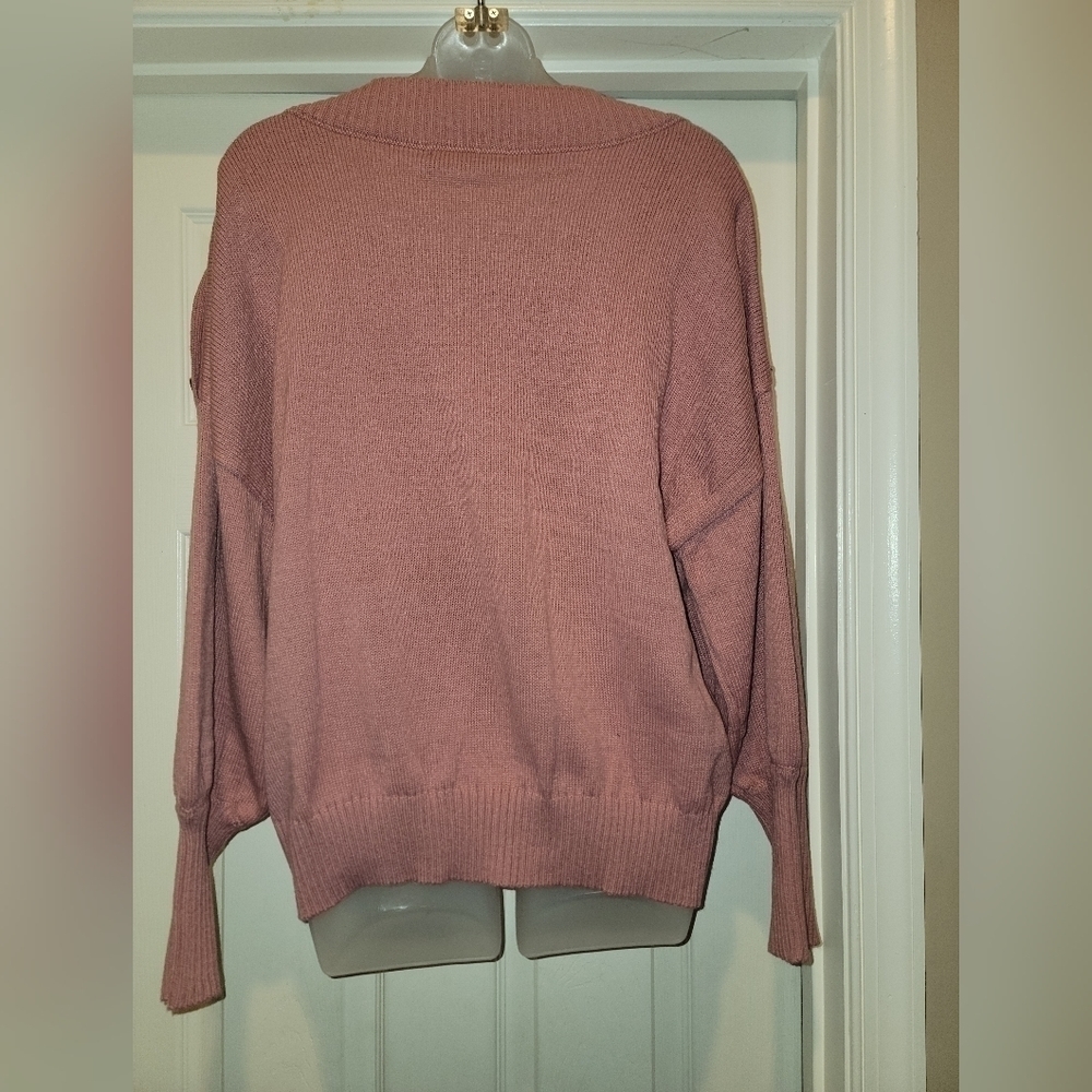 Button Shoulder Pullover Sweater - Picture 7 of 8
